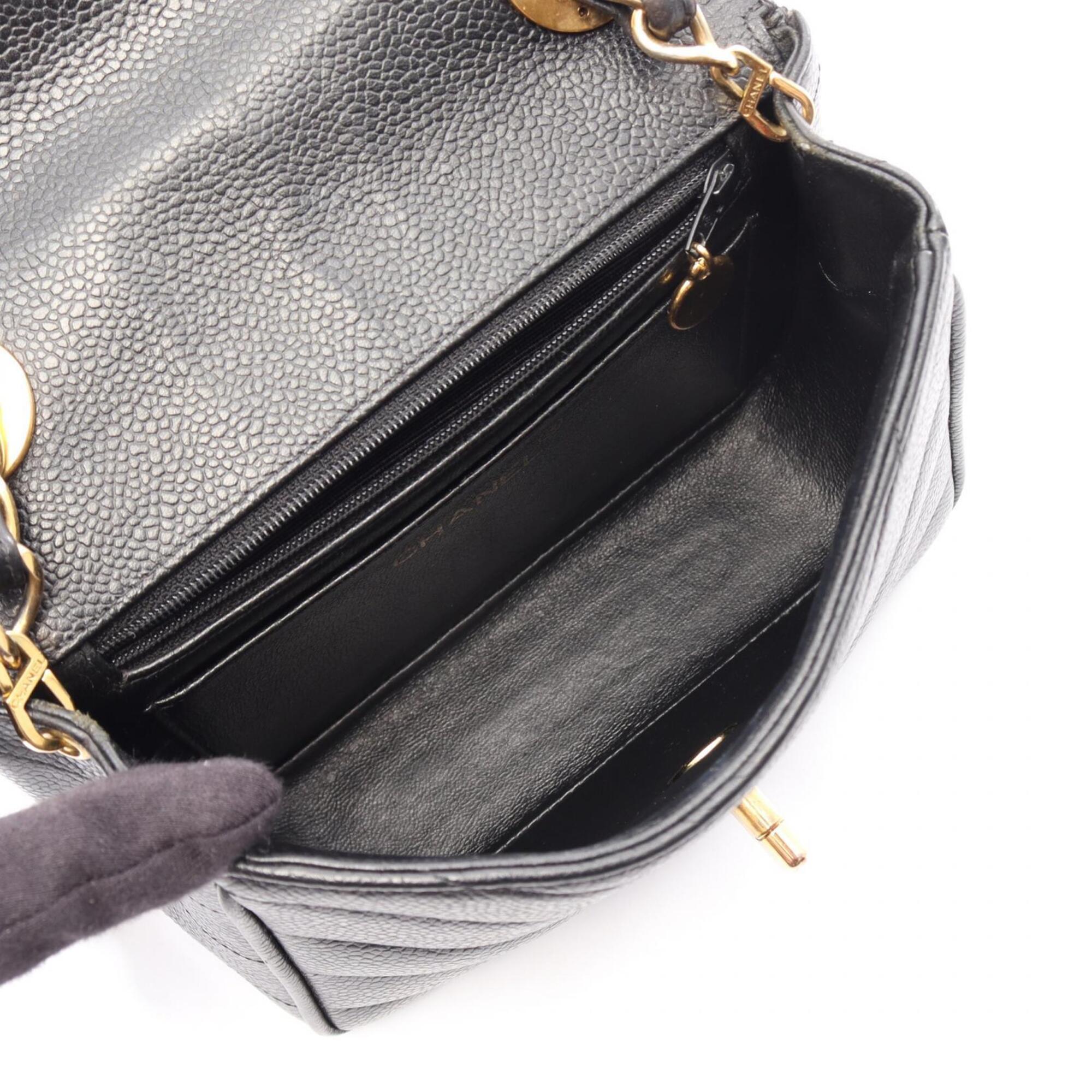 Chanel Black Leather Handbag Shoulder Bag (Pre-Owned)