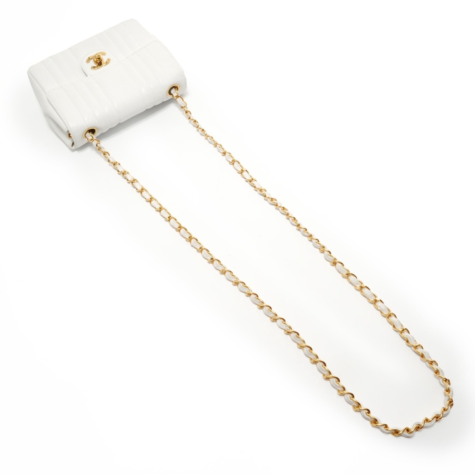 Chanel White Grained Calfskin Shoulder Bag (Pre-Owned)