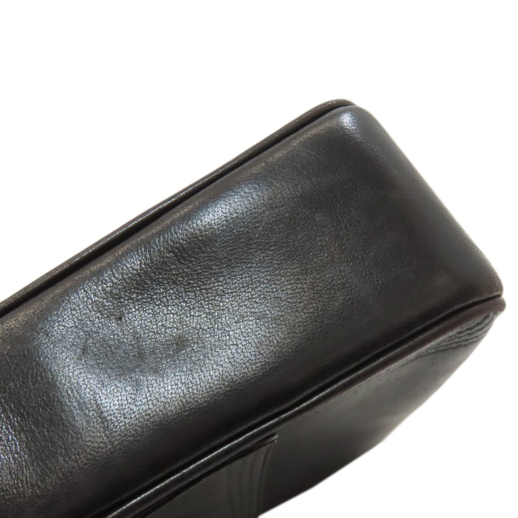 Chanel Black Leather Shoulder Bag (Pre-Owned)