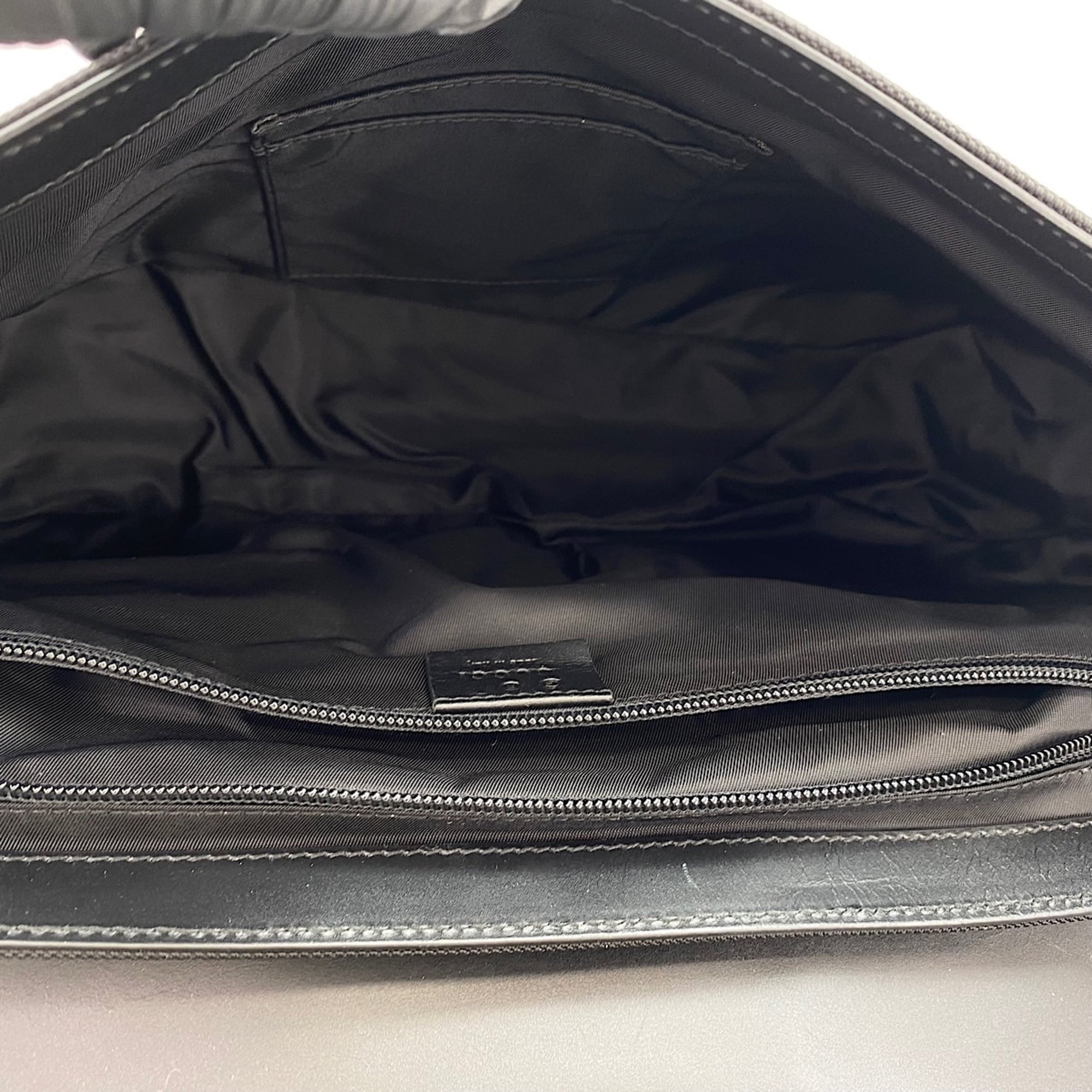 Gucci Black Shoulder Bag (Pre-Owned)