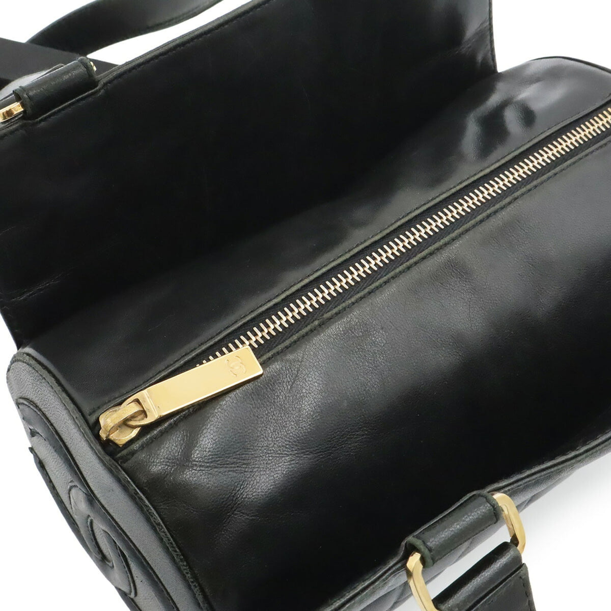 Chanel Black Leather Handbag (Pre-Owned)