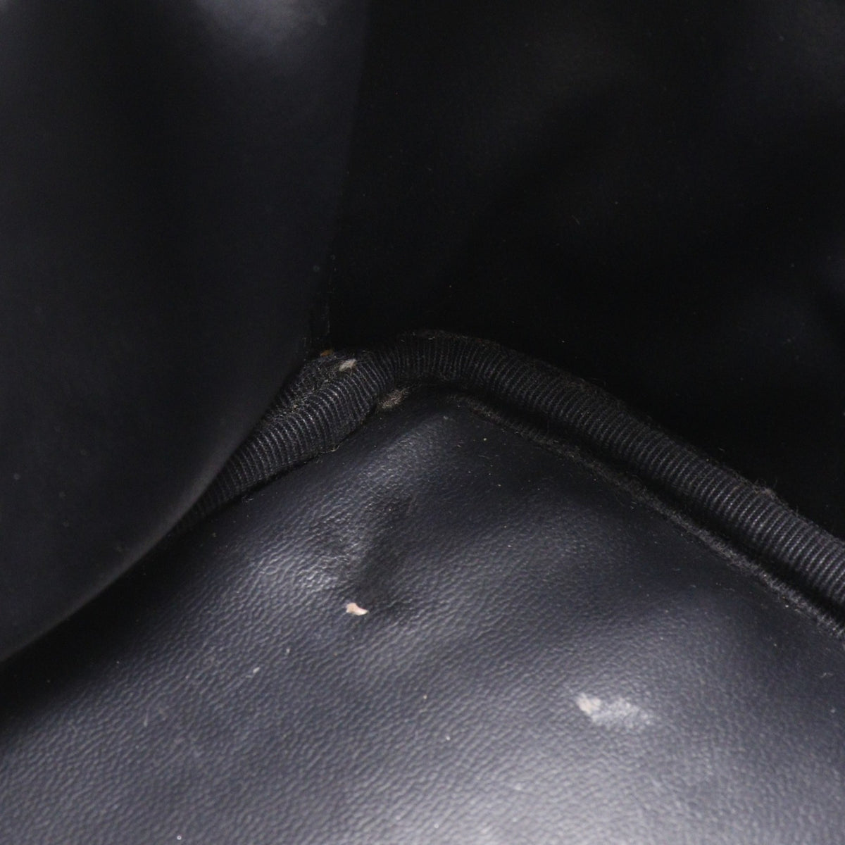 Chanel Black Grained Calfskin Vanity Bag (Pre-Owned)