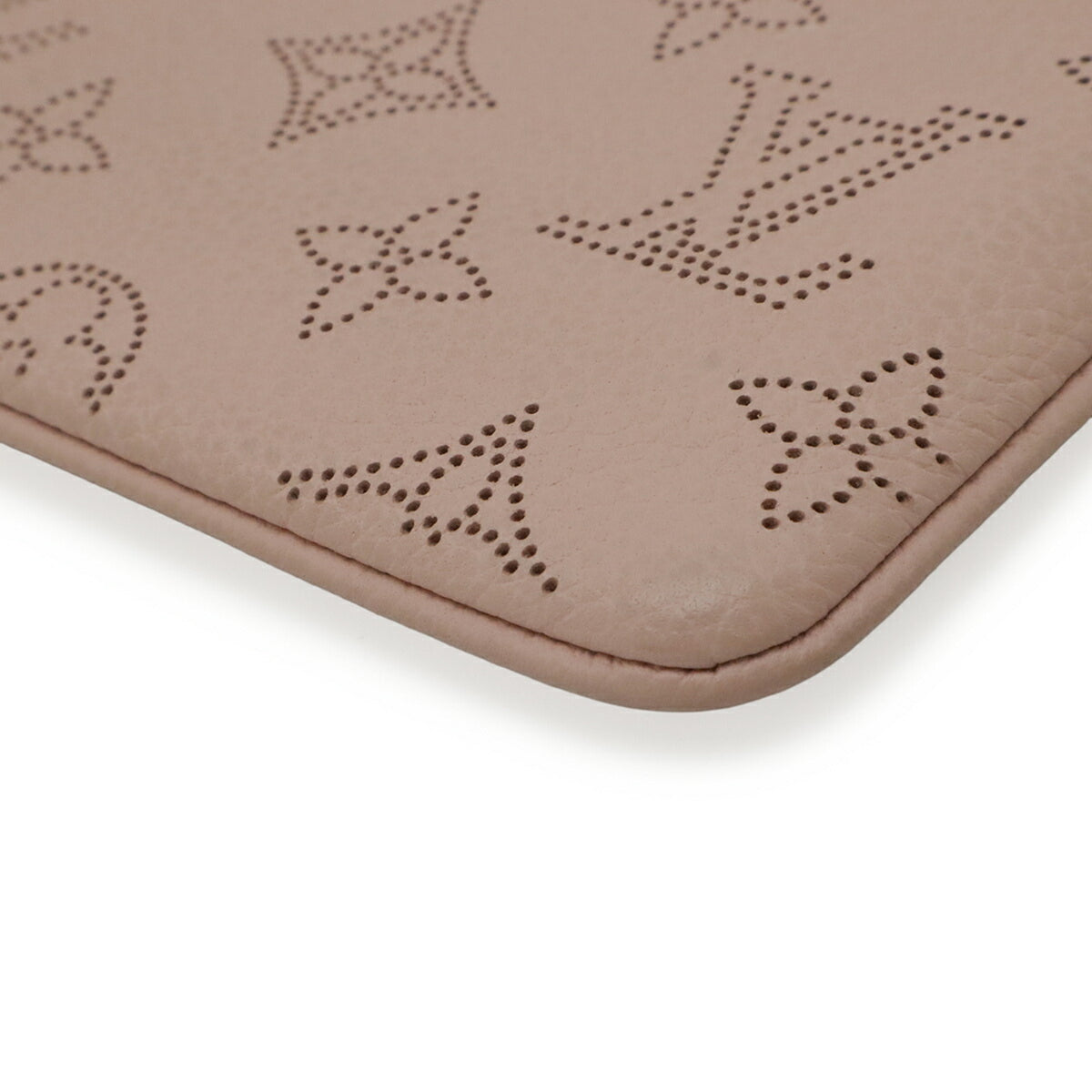 Louis Vuitton Mahina Magnolia Mahina Leather Coin Purse/Coin Case (Pre-Owned)