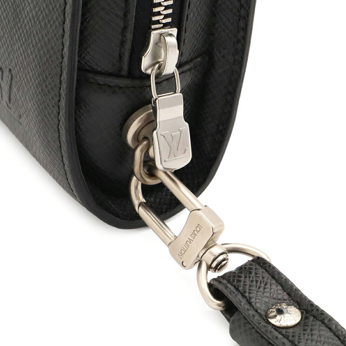 Louis Vuitton Ardoise Black Taiga Leather Clutch Bag Handbag (Pre-Owned)