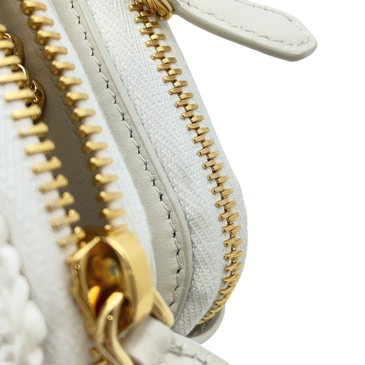 Prada White Leather Raffia Handbag Pouch Shoulder Bag (Pre-Owned)