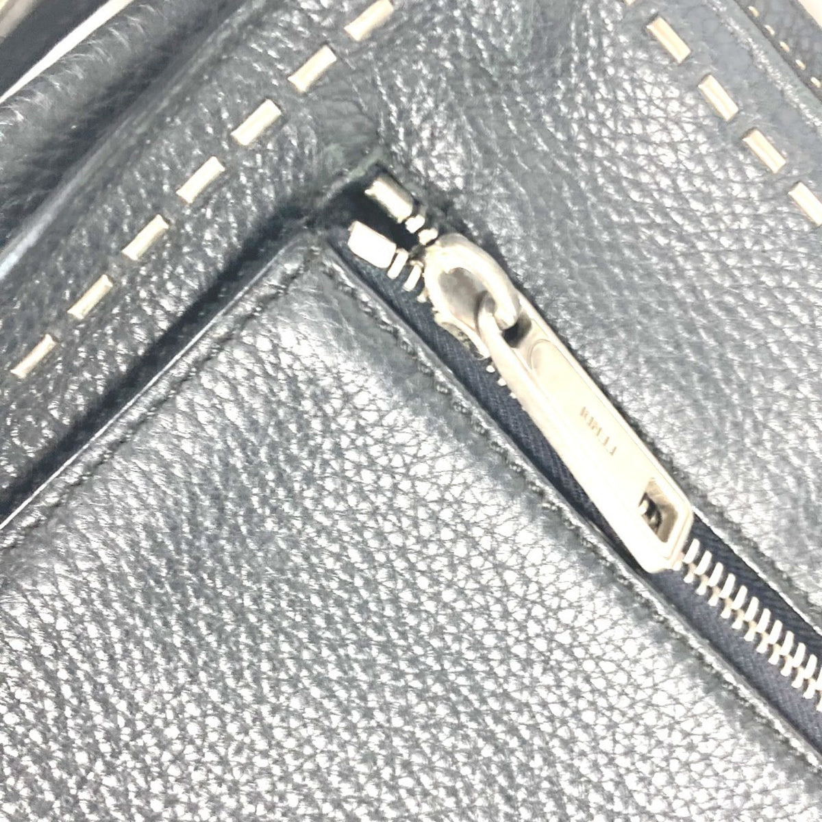 Fendi Black Red Color Leather Shoulder Bag (Pre-Owned)