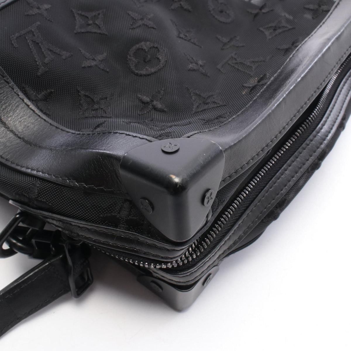Louis Vuitton Black Mesh Leather Handbag Shoulder Bag (Pre-Owned)