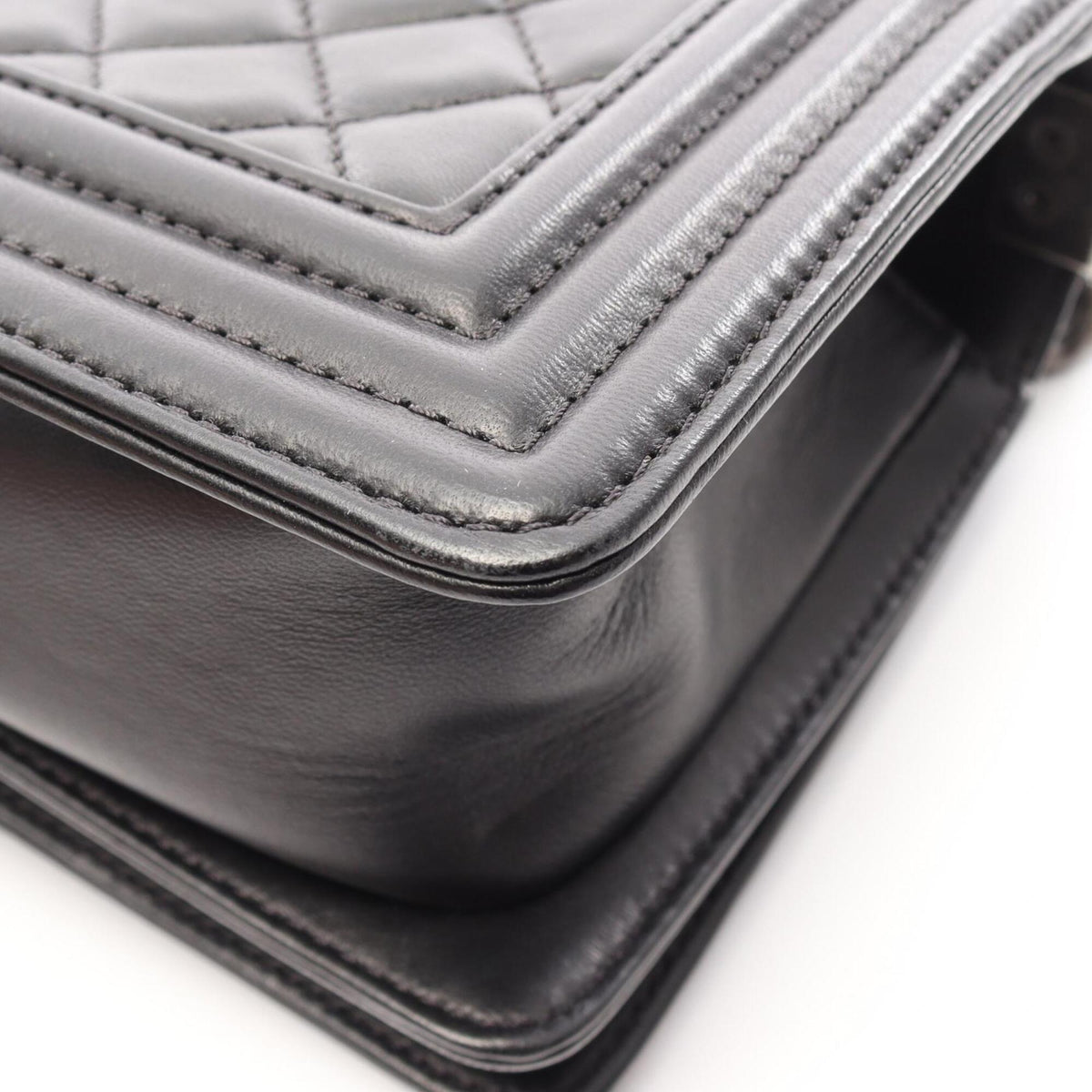 Chanel Black Leather Handbag Shoulder Bag (Pre-Owned)