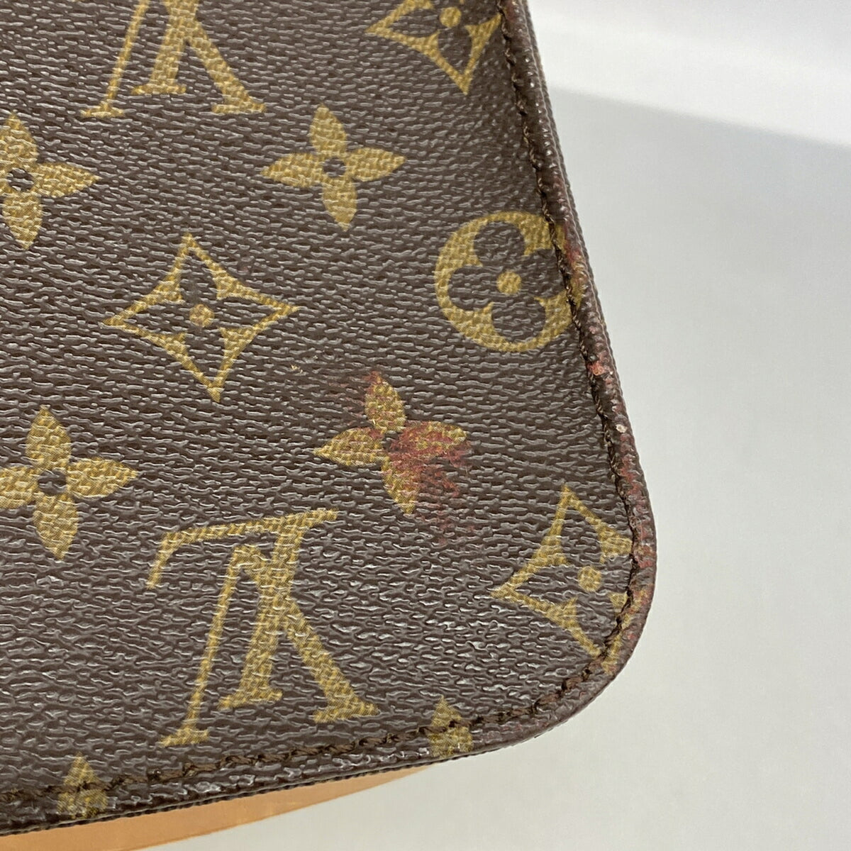 Louis Vuitton Brown Shoulder Bag (Pre-Owned)
