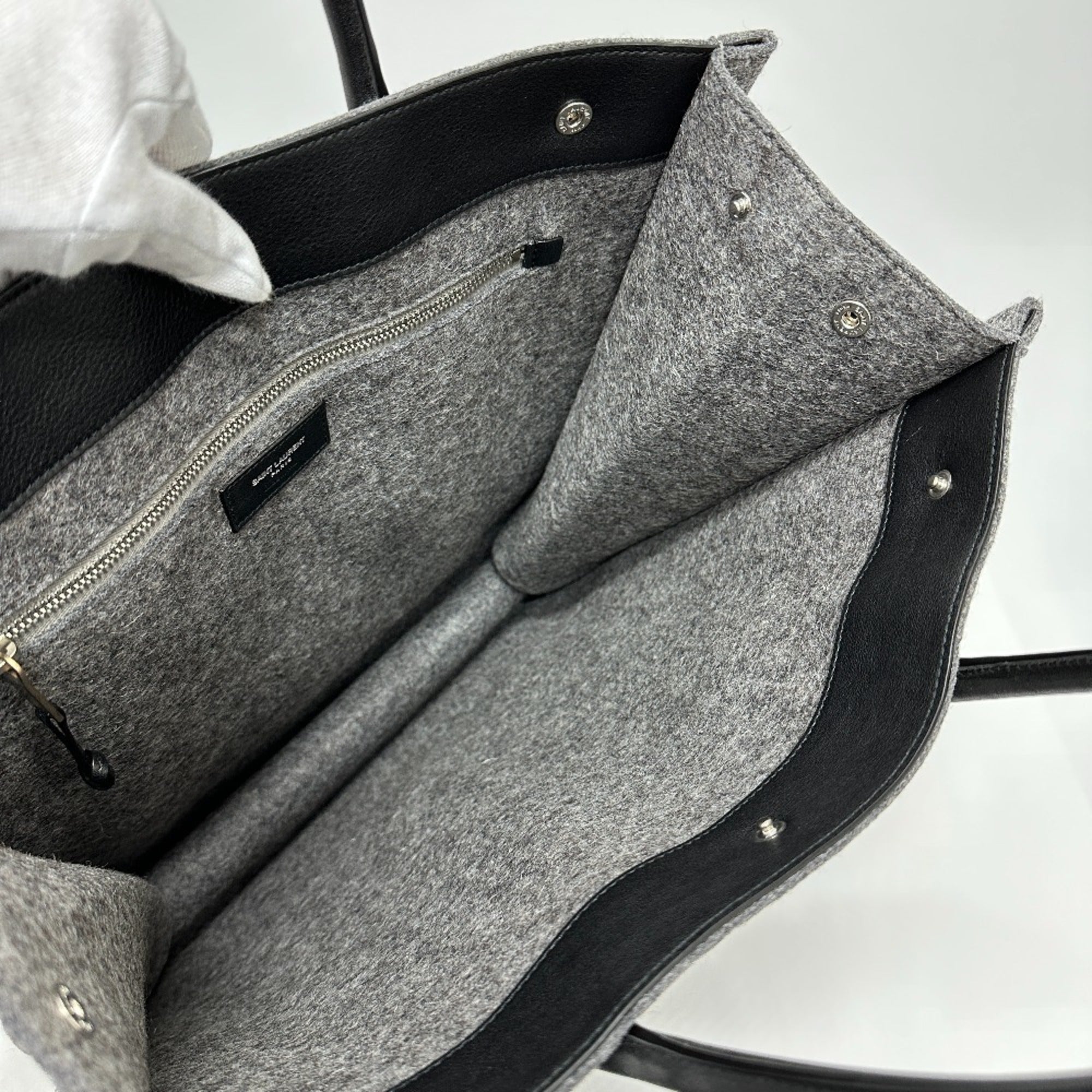 Saint Laurent Gray Other Tote Bag (Pre-Owned)