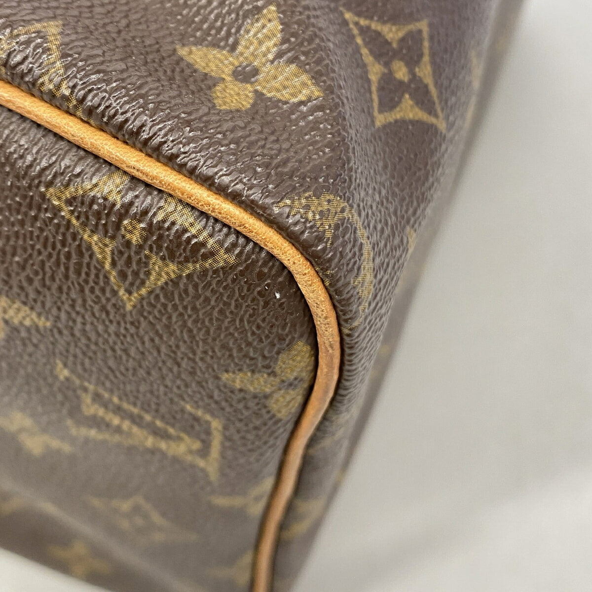 Louis Vuitton Brown Handbag (Pre-Owned)