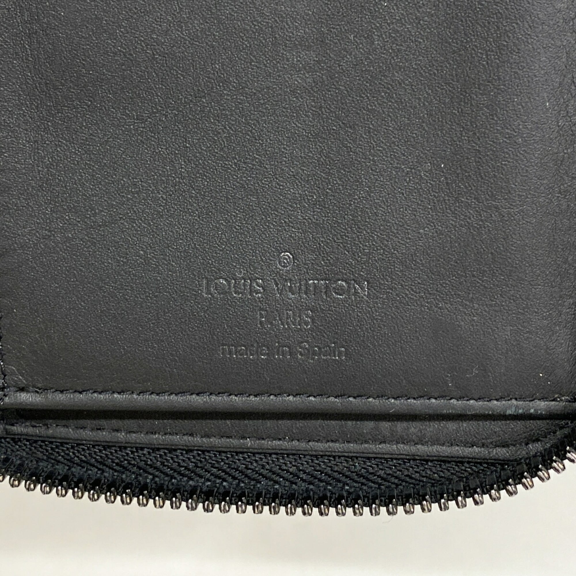 Louis Vuitton Black Long Wallet (Bi-Fold) (Pre-Owned)