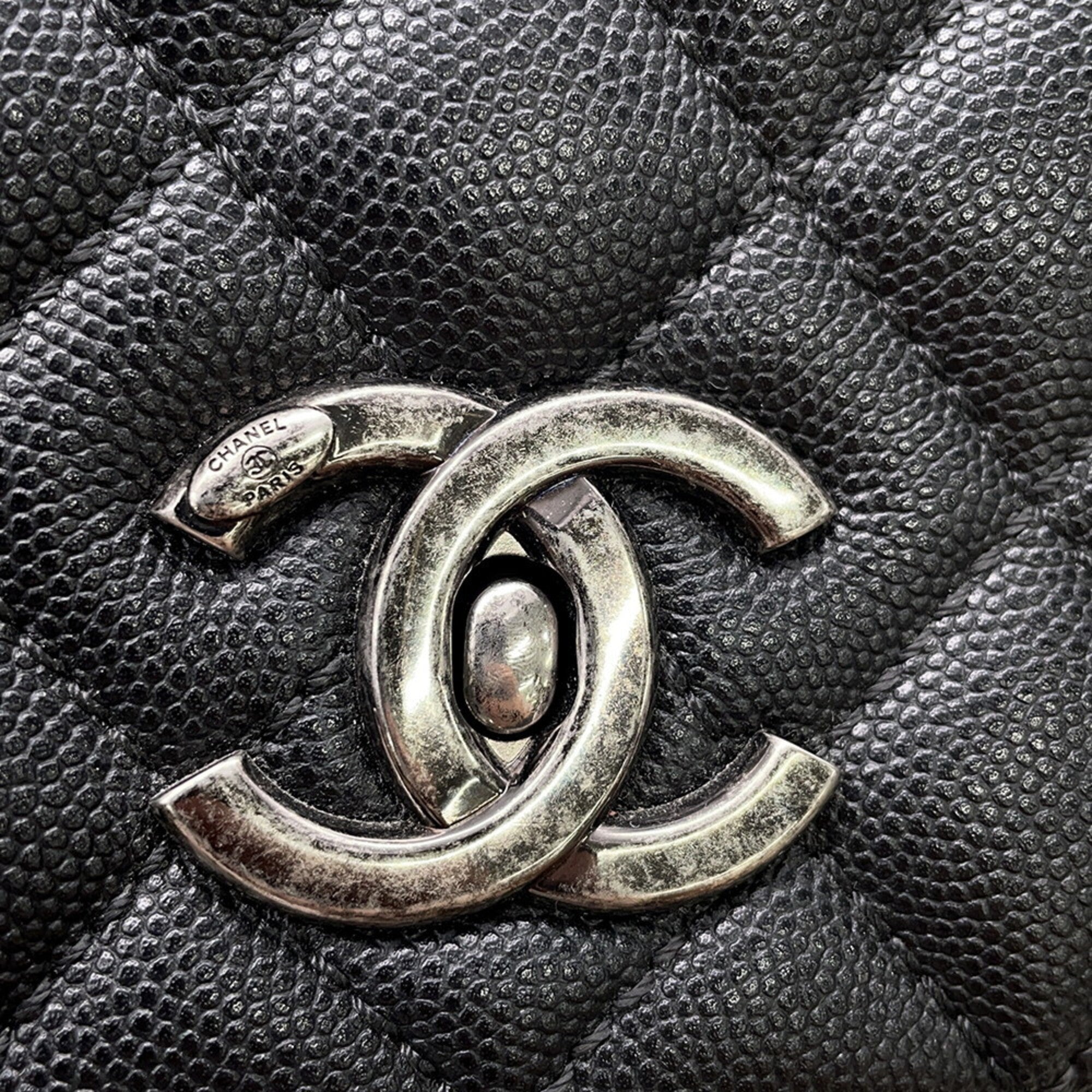 Chanel Black Grained Calfskin Handbag (Pre-Owned)