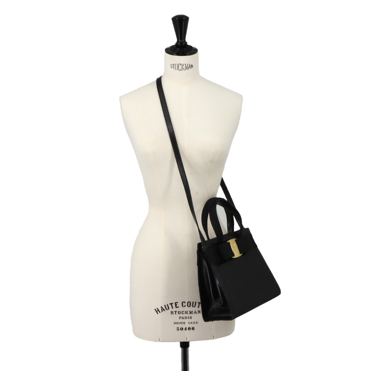 Salvatore Ferragamo Black Leather Handbag Shoulder Bag (Pre-Owned)
