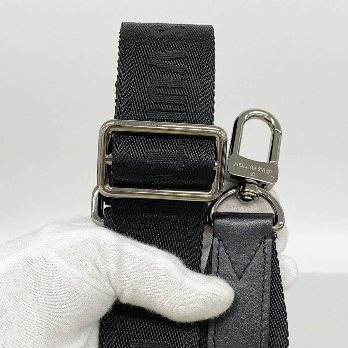 Louis Vuitton Black Gray Handbag (Pre-Owned)