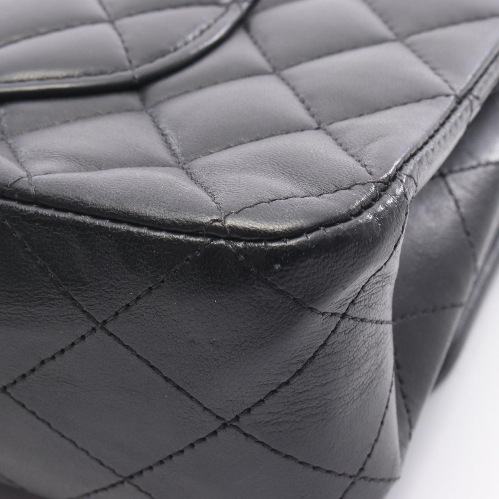 Chanel Black Leather Shoulder Bag (Pre-Owned)