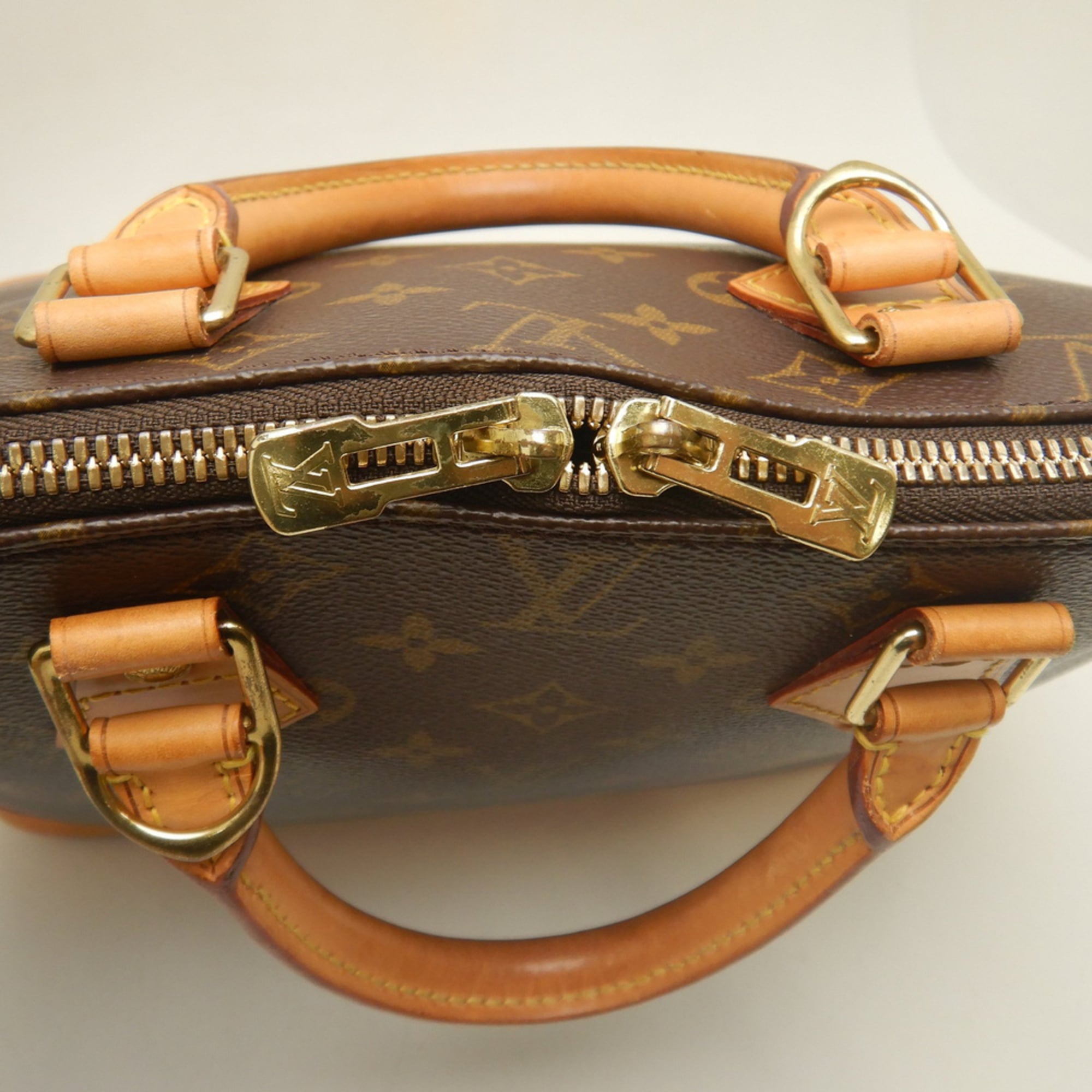 Louis Vuitton Brown Monogram Canvas Handbag (Pre-Owned)