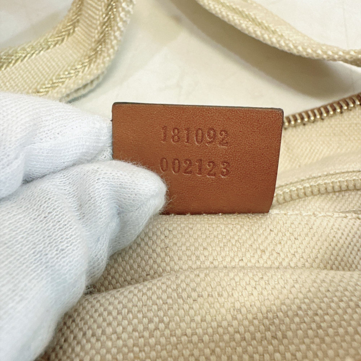 Gucci Beige Nylon Handbag Shoulder Bag (Pre-Owned)