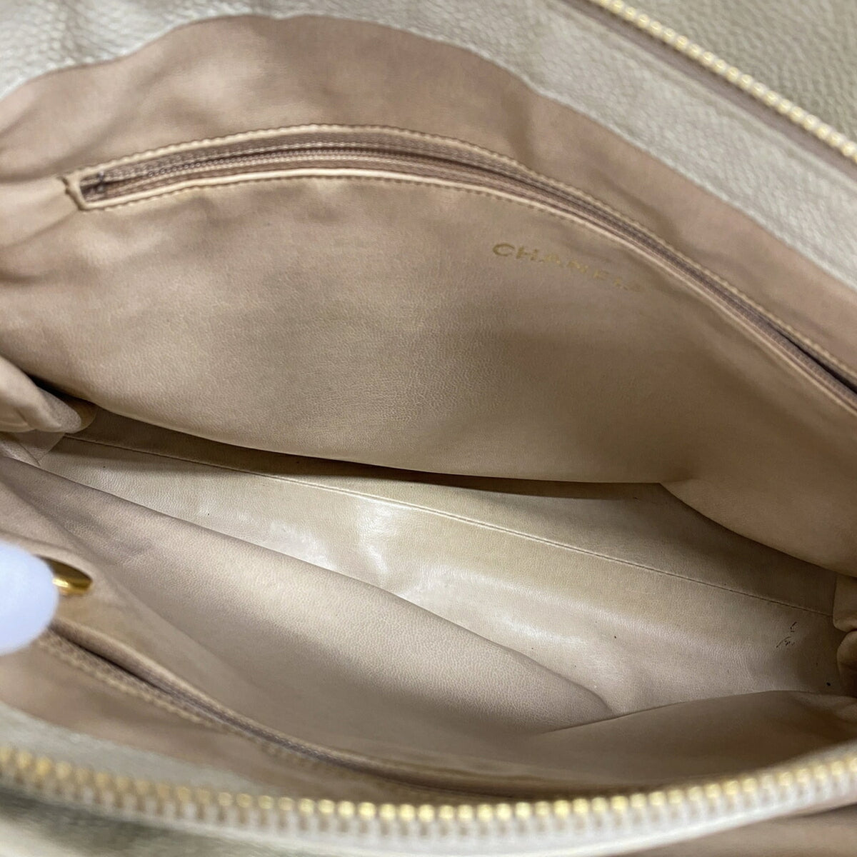 Chanel Ivory Grained Calfskin Tote Bag (Pre-Owned)