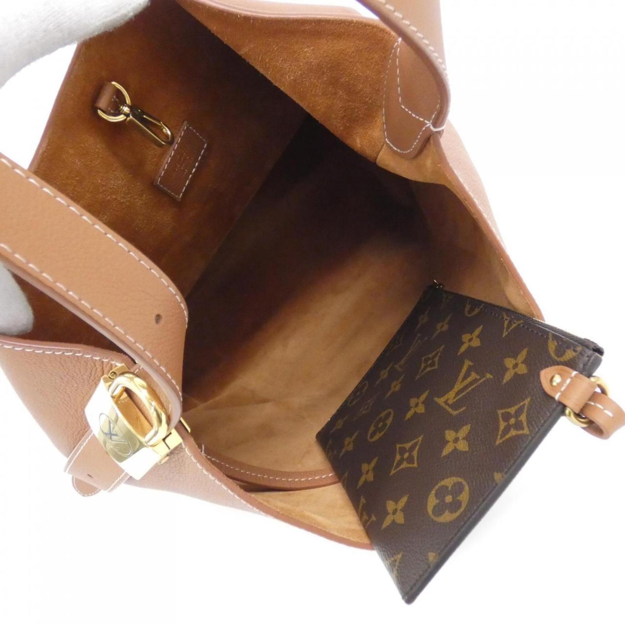 Louis Vuitton Brown Cognac Pouch Shoulder Bag (Pre-Owned)