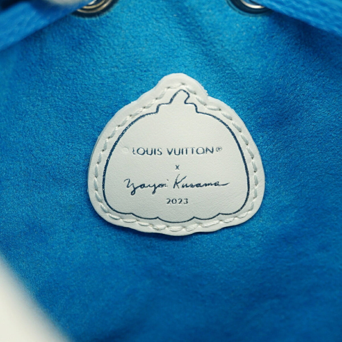 Louis Vuitton Blanc Blue Handbag (Pre-Owned)