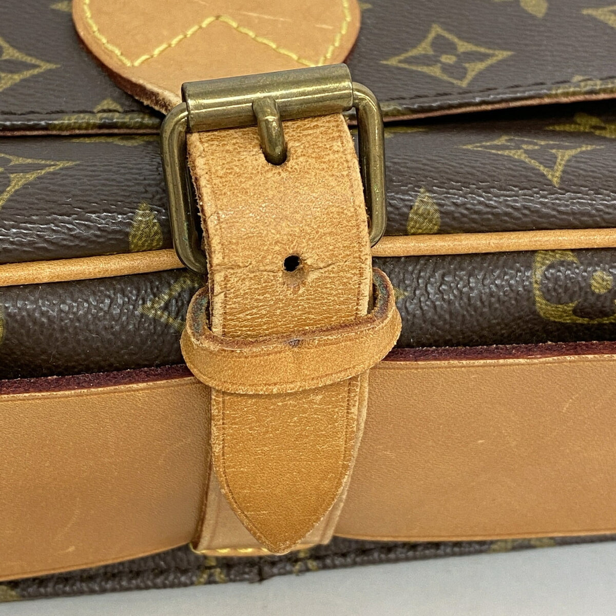 Louis Vuitton Brown Shoulder Bag (Pre-Owned)