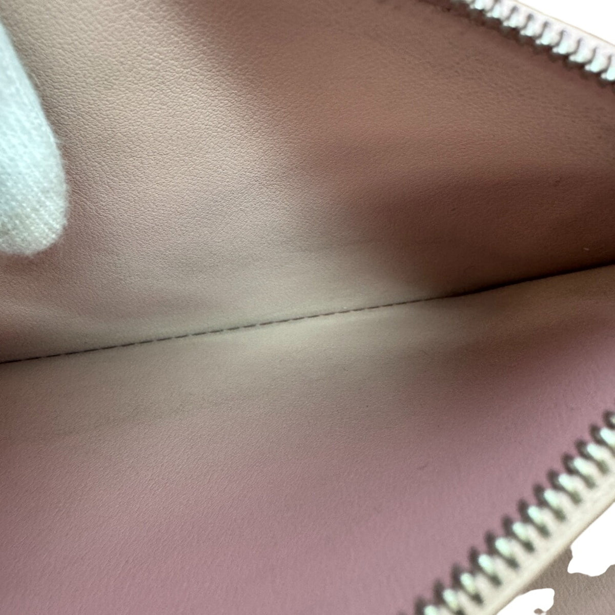 Louis Vuitton Pink Leather (Pre-Owned)