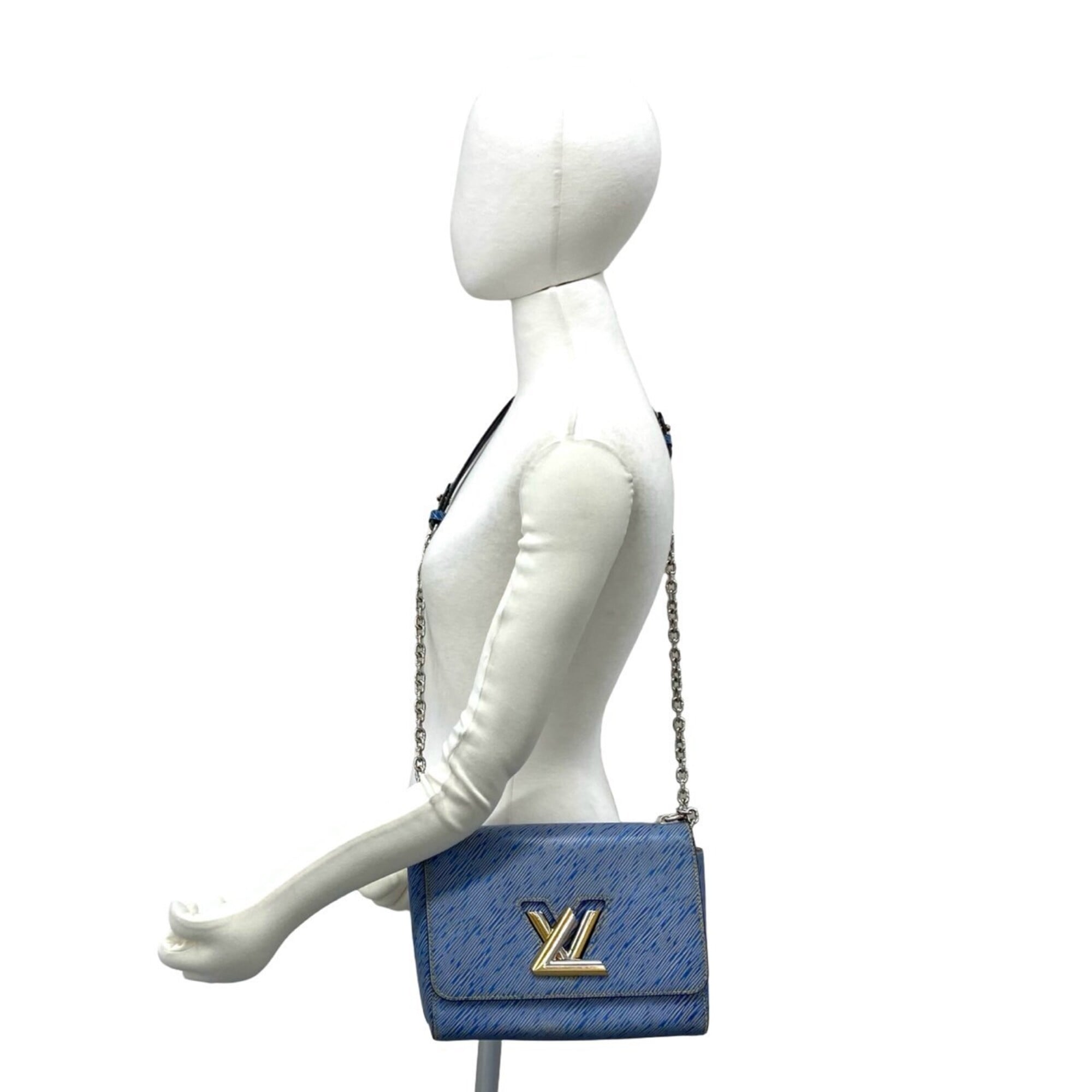 Louis Vuitton Blue Leather Pochette Shoulder Bag (Pre-Owned)