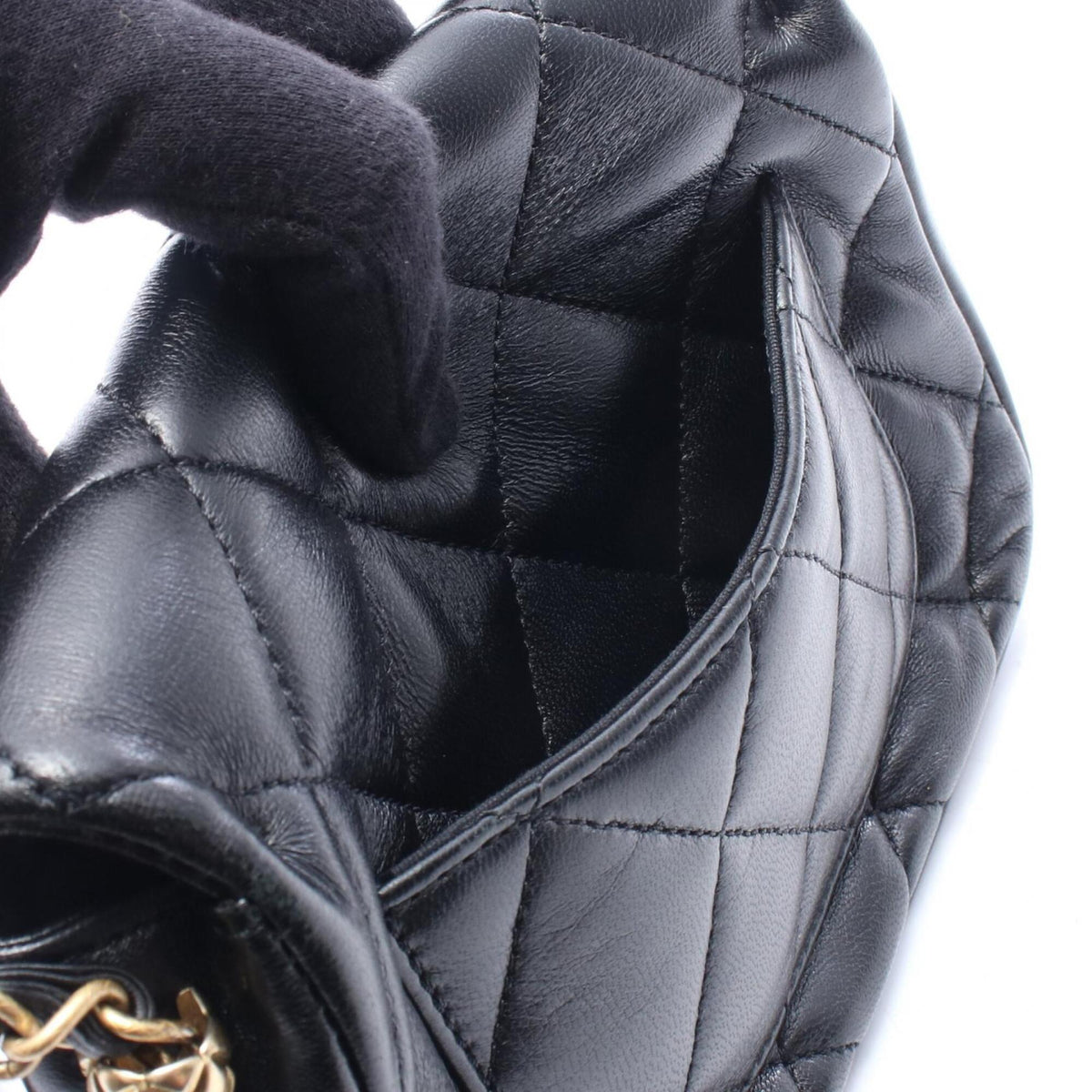 Chanel Black Leather Handbag Shoulder Bag (Pre-Owned)
