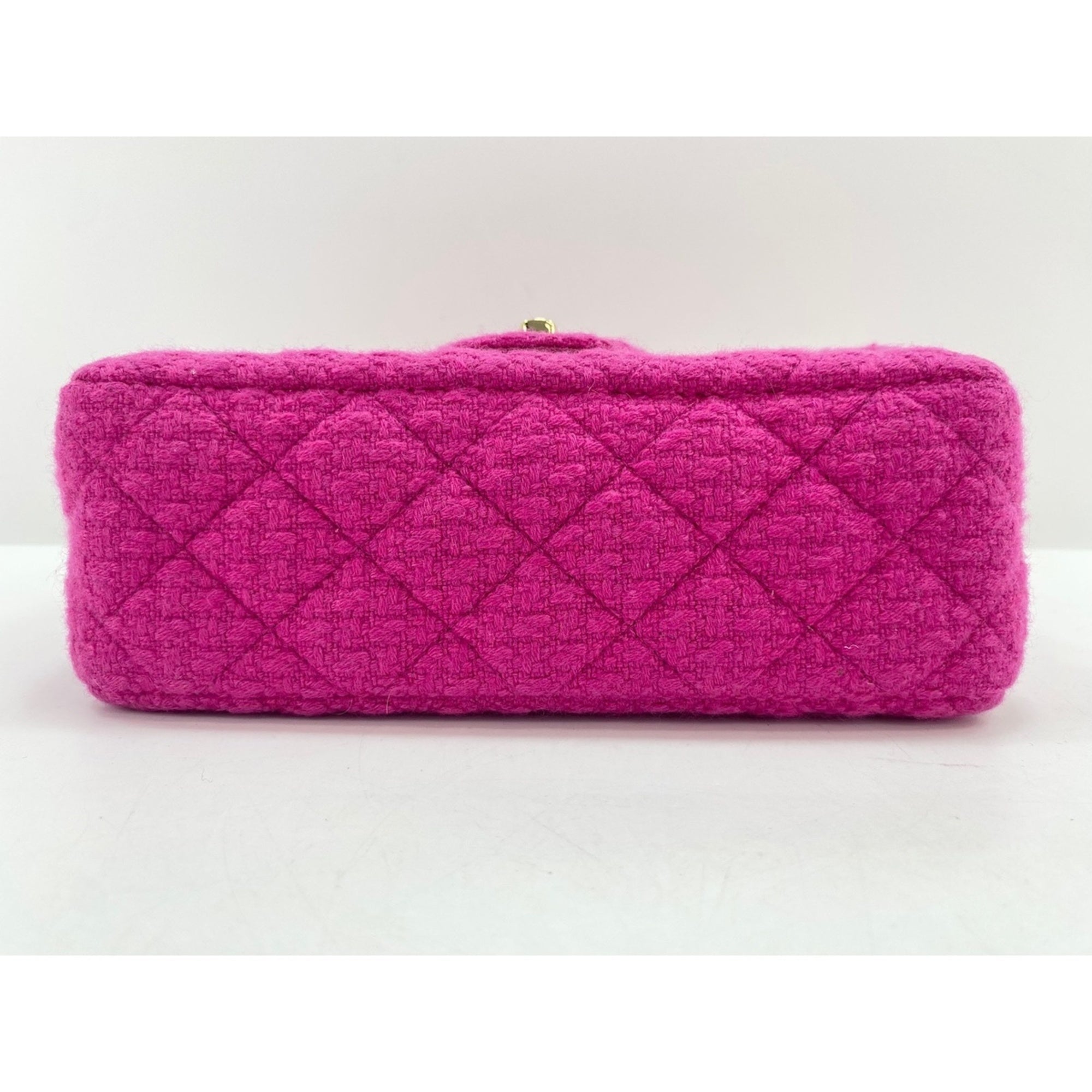 Chanel Pink Shoulder Bag (Pre-Owned)