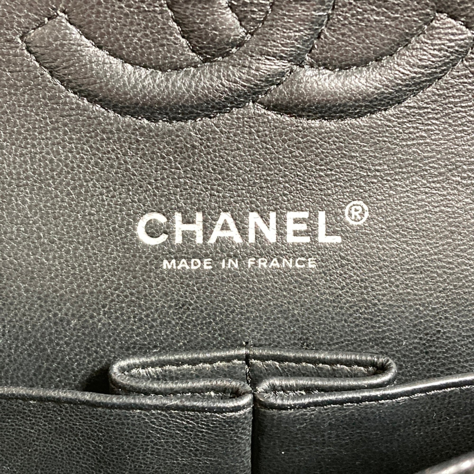 Chanel Matelasse Black Grained Calfskin Shoulder Bag (Pre-Owned)