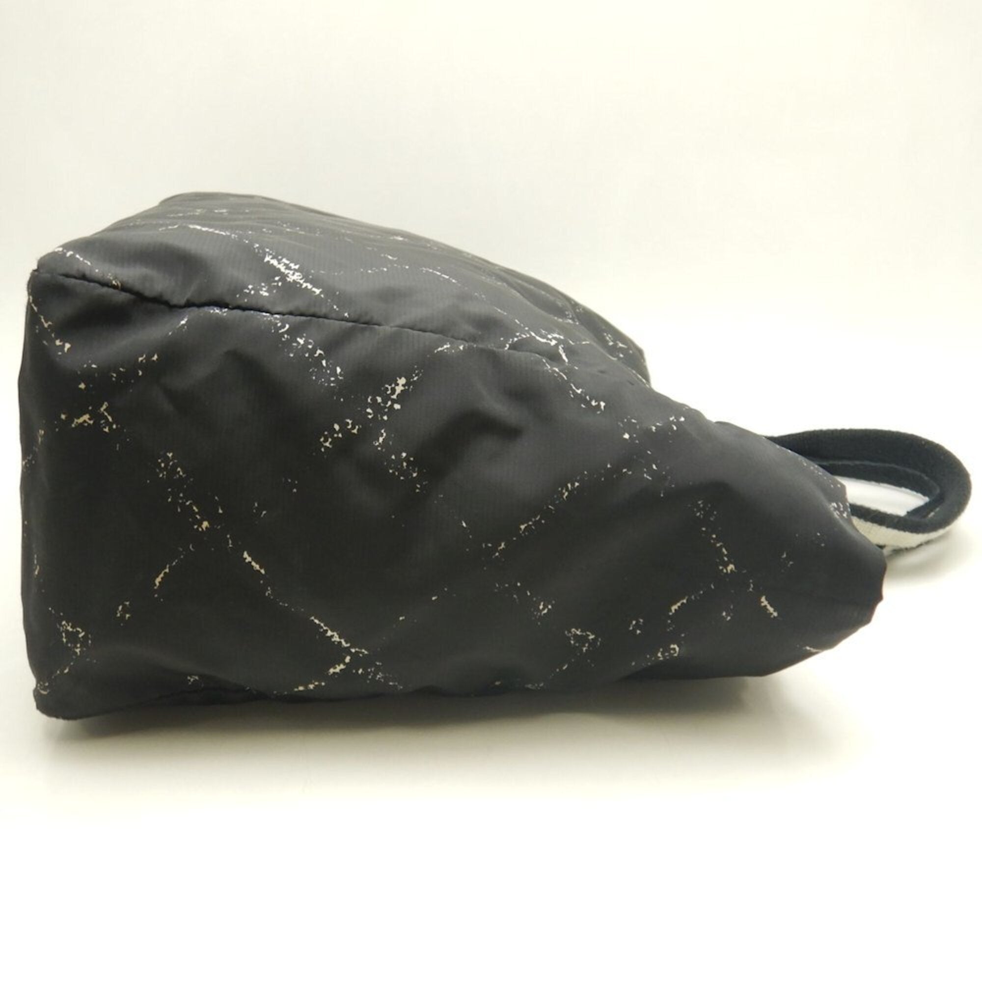 Chanel Black White Nylon Tote Bag (Pre-Owned)