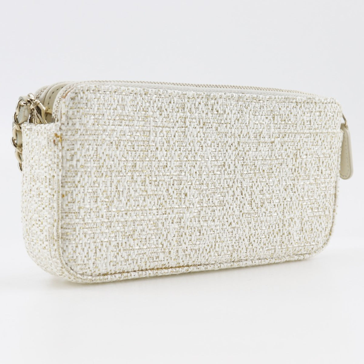 Chanel White Tweed Shoulder Bag (Pre-Owned)