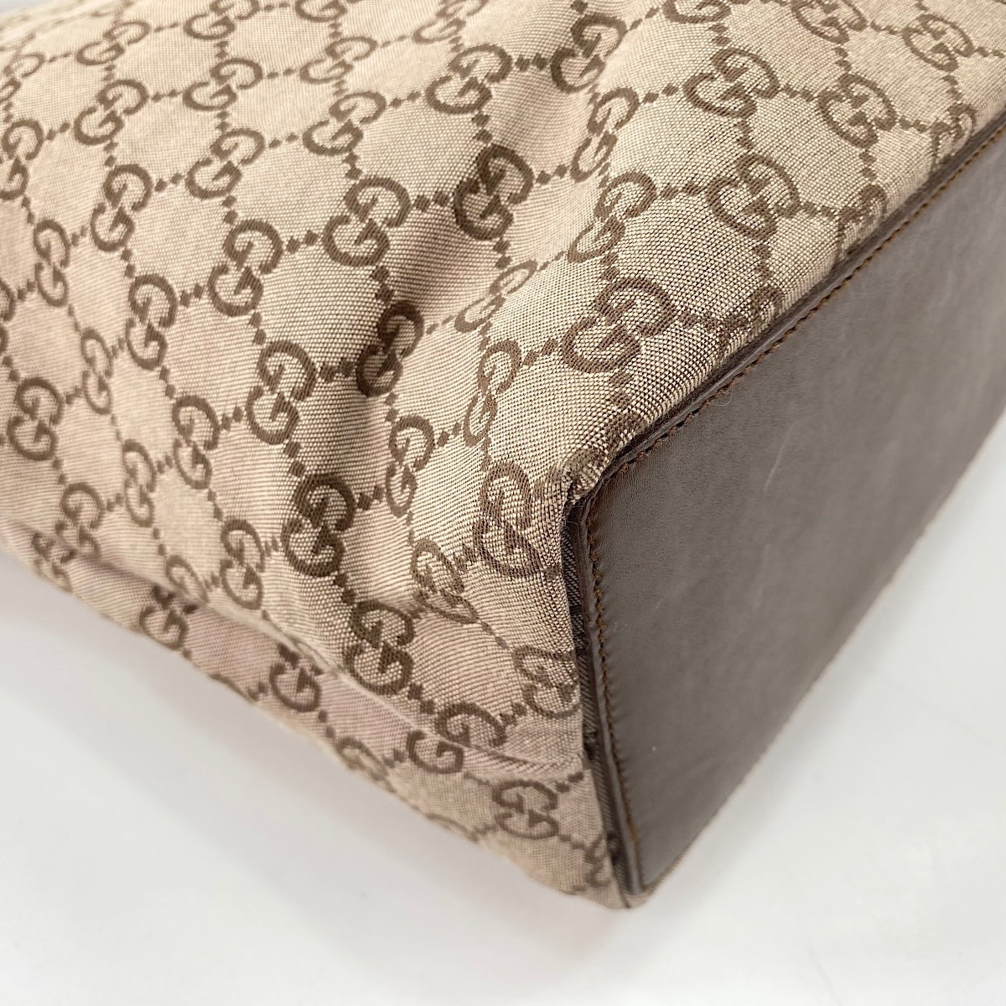 Gucci Beige Shoulder Bag (Pre-Owned)