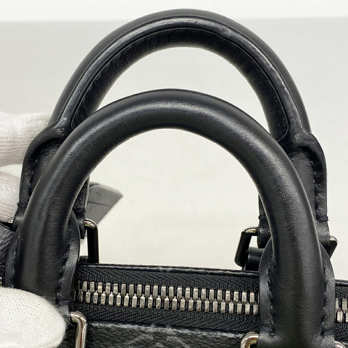 Louis Vuitton Black Gray Handbag (Pre-Owned)
