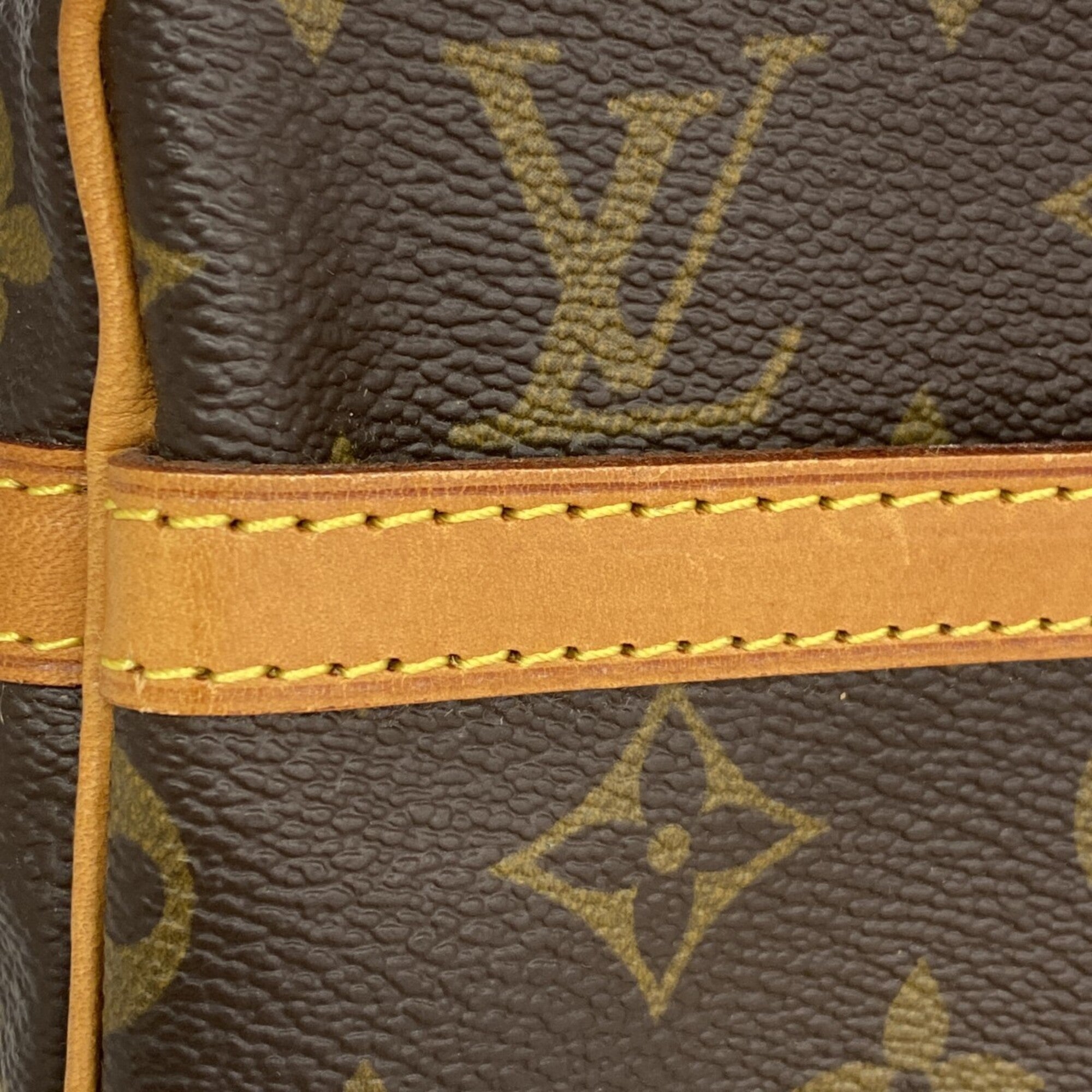 Louis Vuitton Brown Clutch Bag (Pre-Owned)