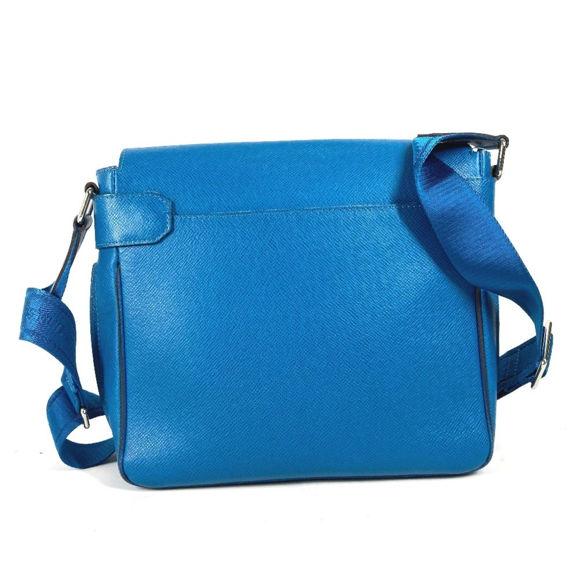 Louis Vuitton Blue Taiga Leather Messenger Bag Shoulder Bag (Pre-Owned)