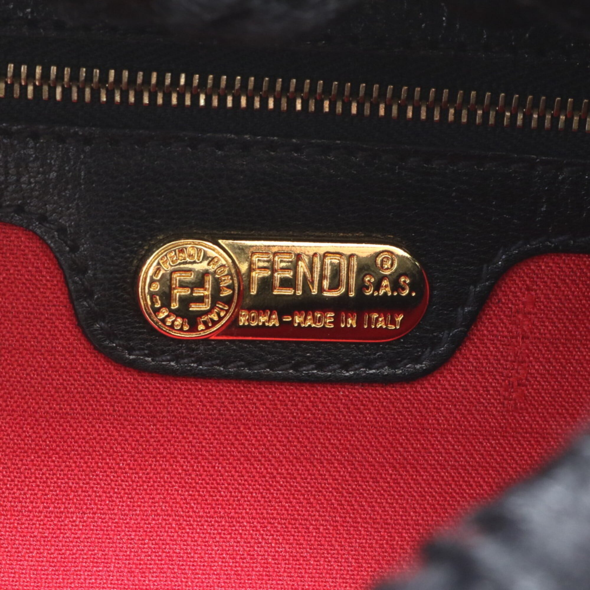 Fendi Black Handbag (Pre-Owned)