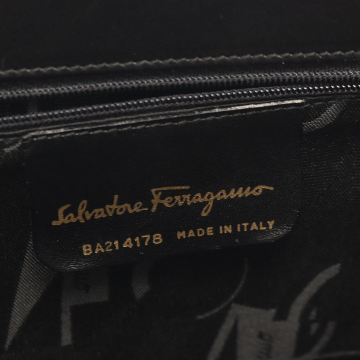 Salvatore Ferragamo Black Leather Handbag (Pre-Owned)
