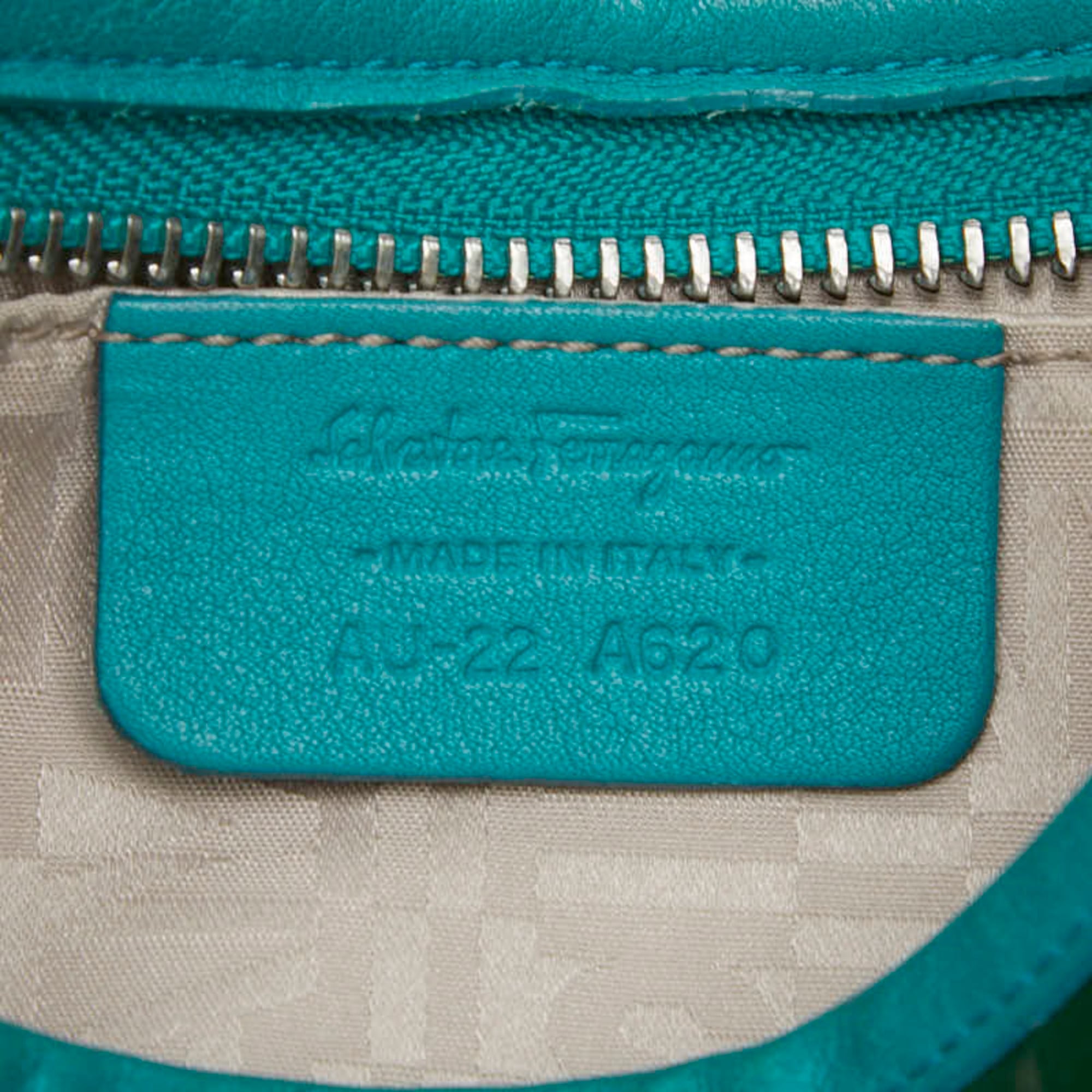 Salvatore Ferragamo Green Leather Handbag Shoulder Bag (Pre-Owned)