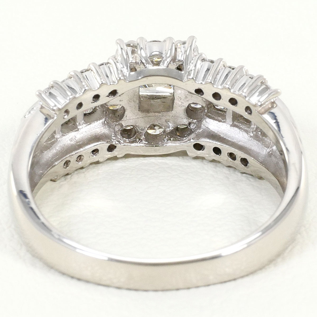 Unbranded Platinum Platinum 900 Band Ring (Pre-Owned)