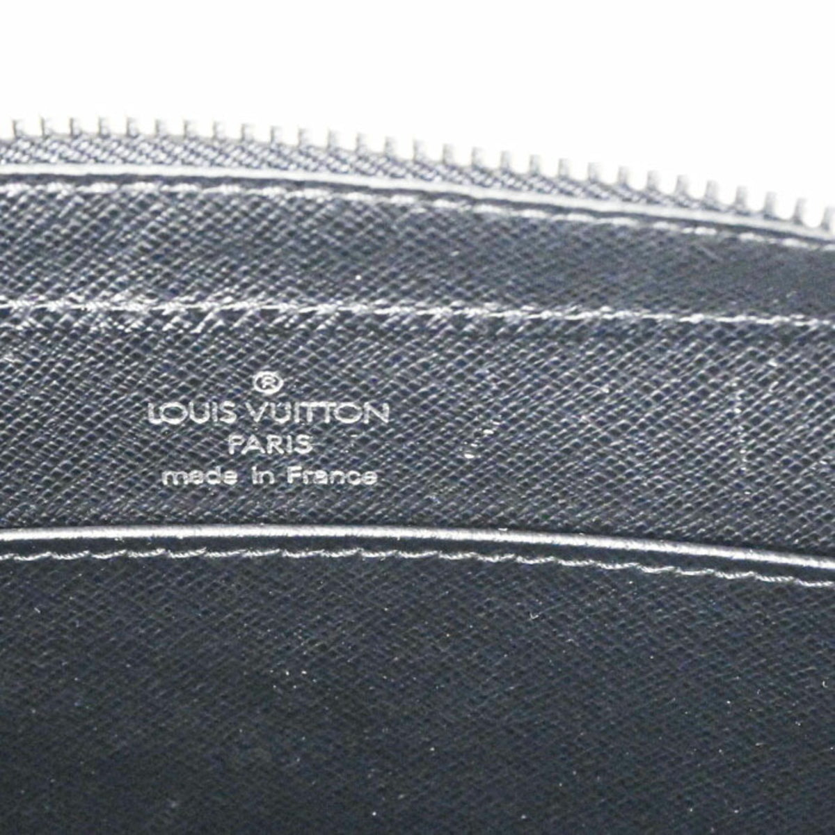 Louis Vuitton Ardoise Black Taiga Leather Clutch Bag (Pre-Owned)
