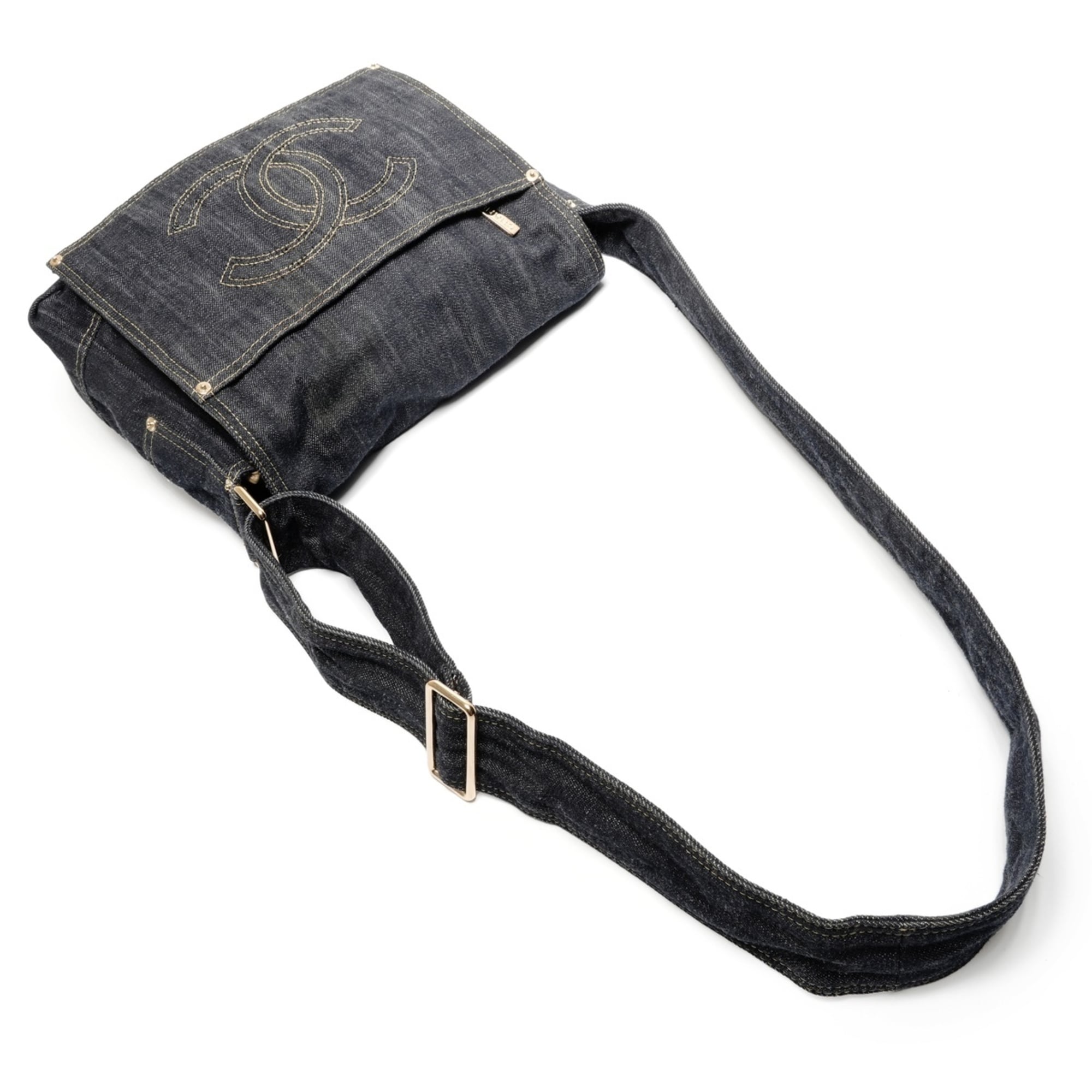 Chanel Blue Denim Shoulder Bag (Pre-Owned)