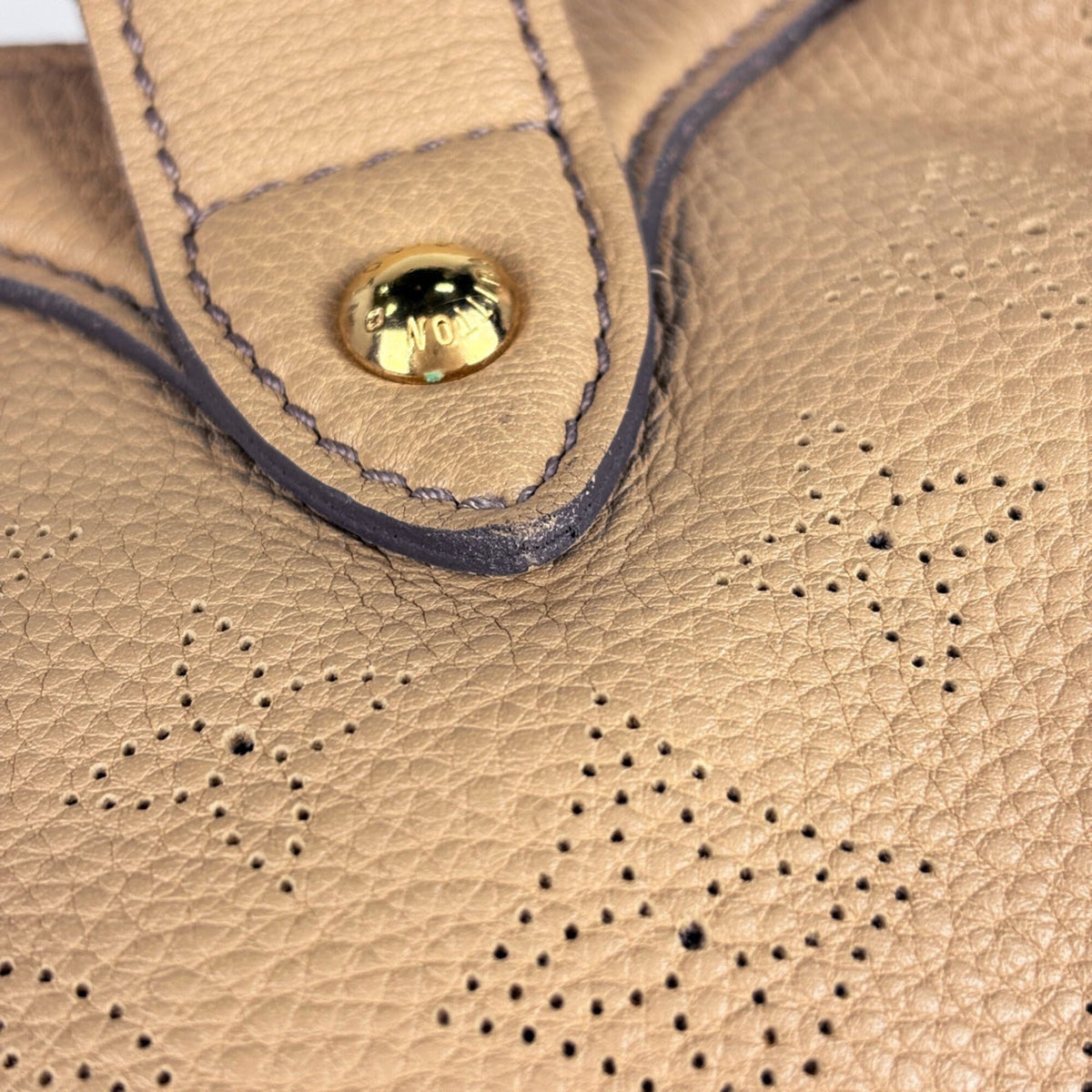 Louis Vuitton Beige Monogram Mahina Leather Shoulder Bag (Pre-Owned)