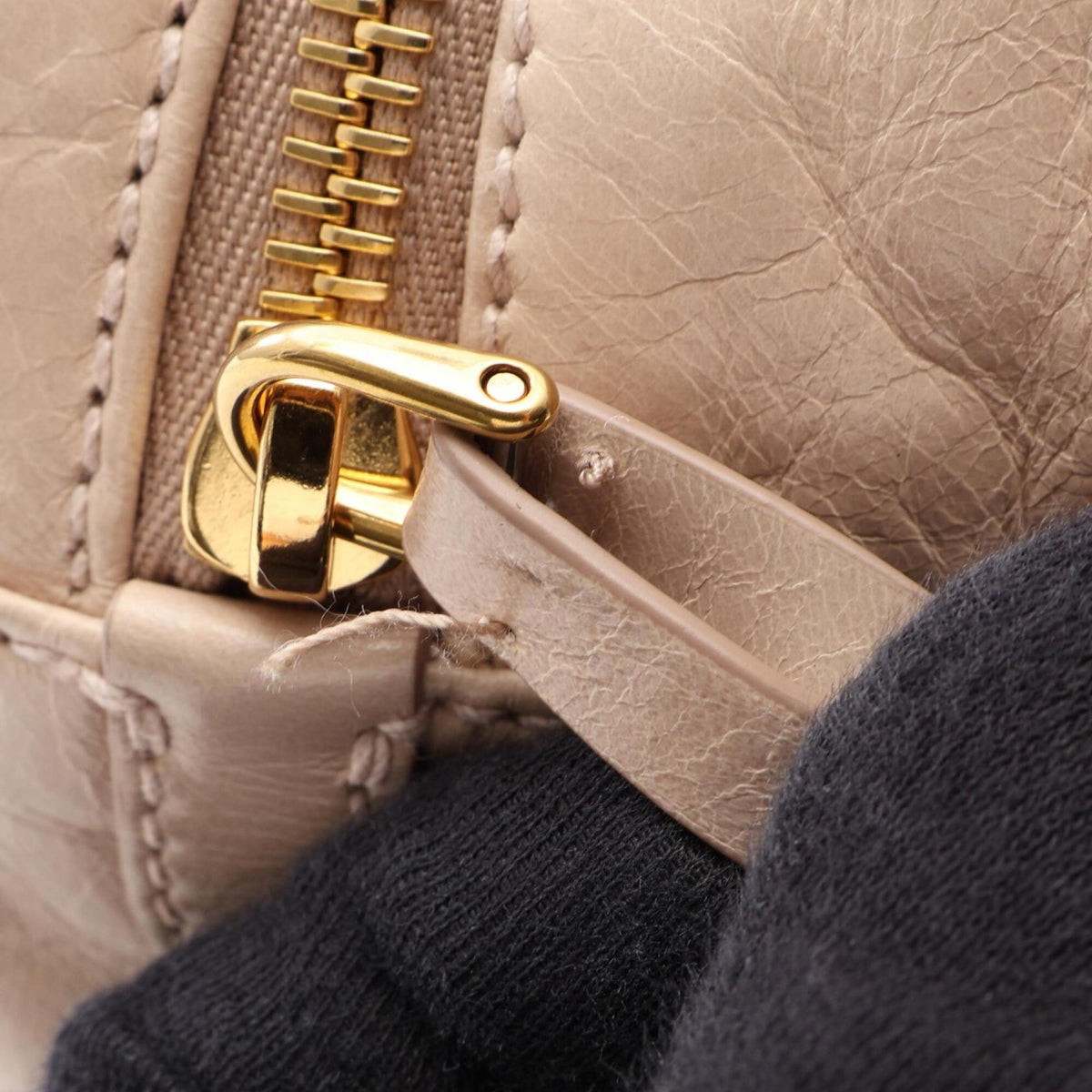 Prada Beige Leather Handbag Shoulder Bag (Pre-Owned)