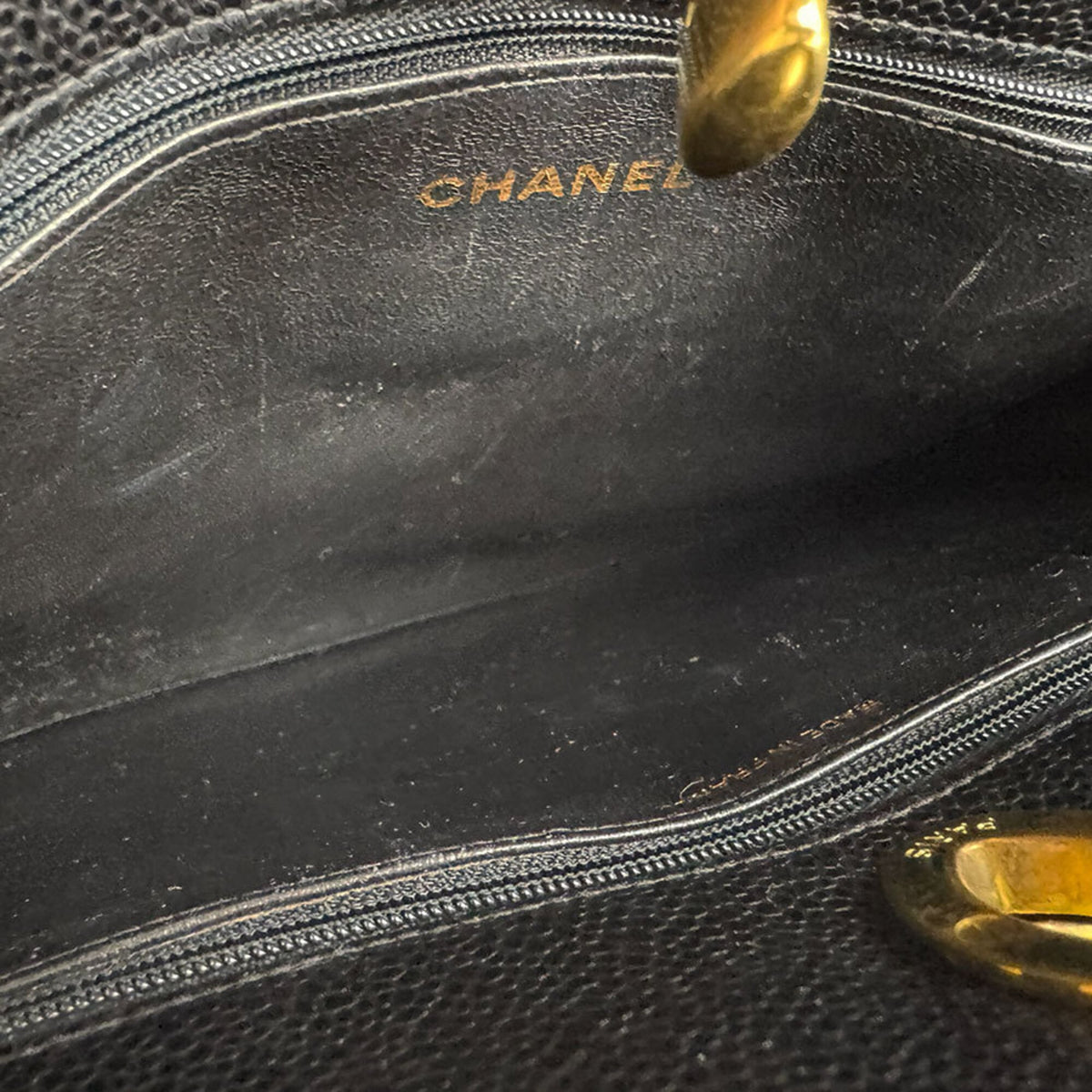 Chanel Black Grained Calfskin Shoulder Bag (Pre-Owned)
