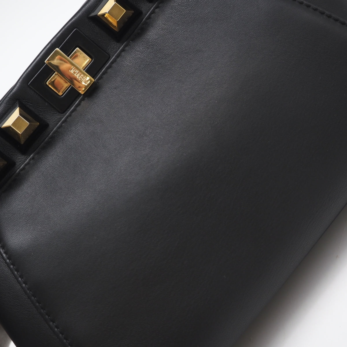 Fendi Black Leather Handbag (Pre-Owned)
