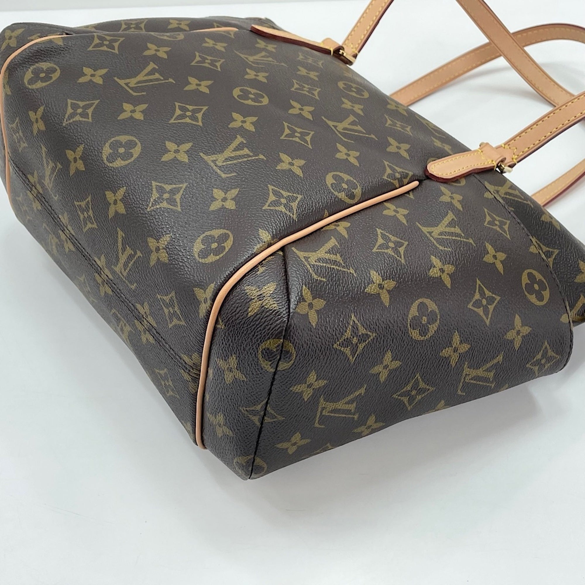 Louis Vuitton Brown Tote Bag (Pre-Owned)