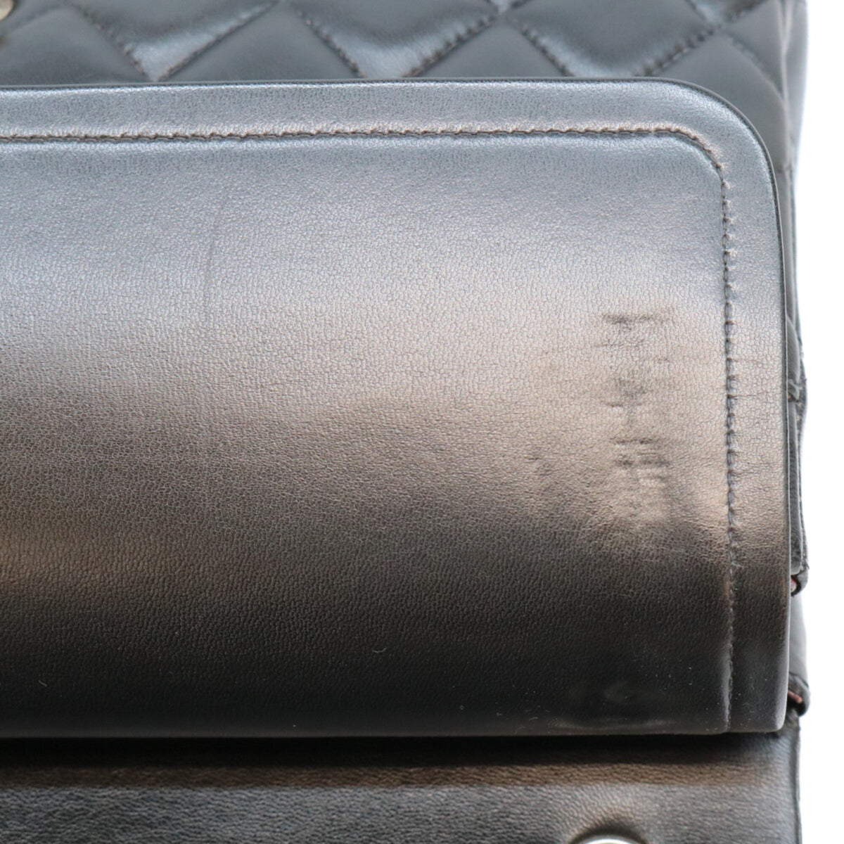 Chanel Black Leather Shoulder Bag (Pre-Owned)