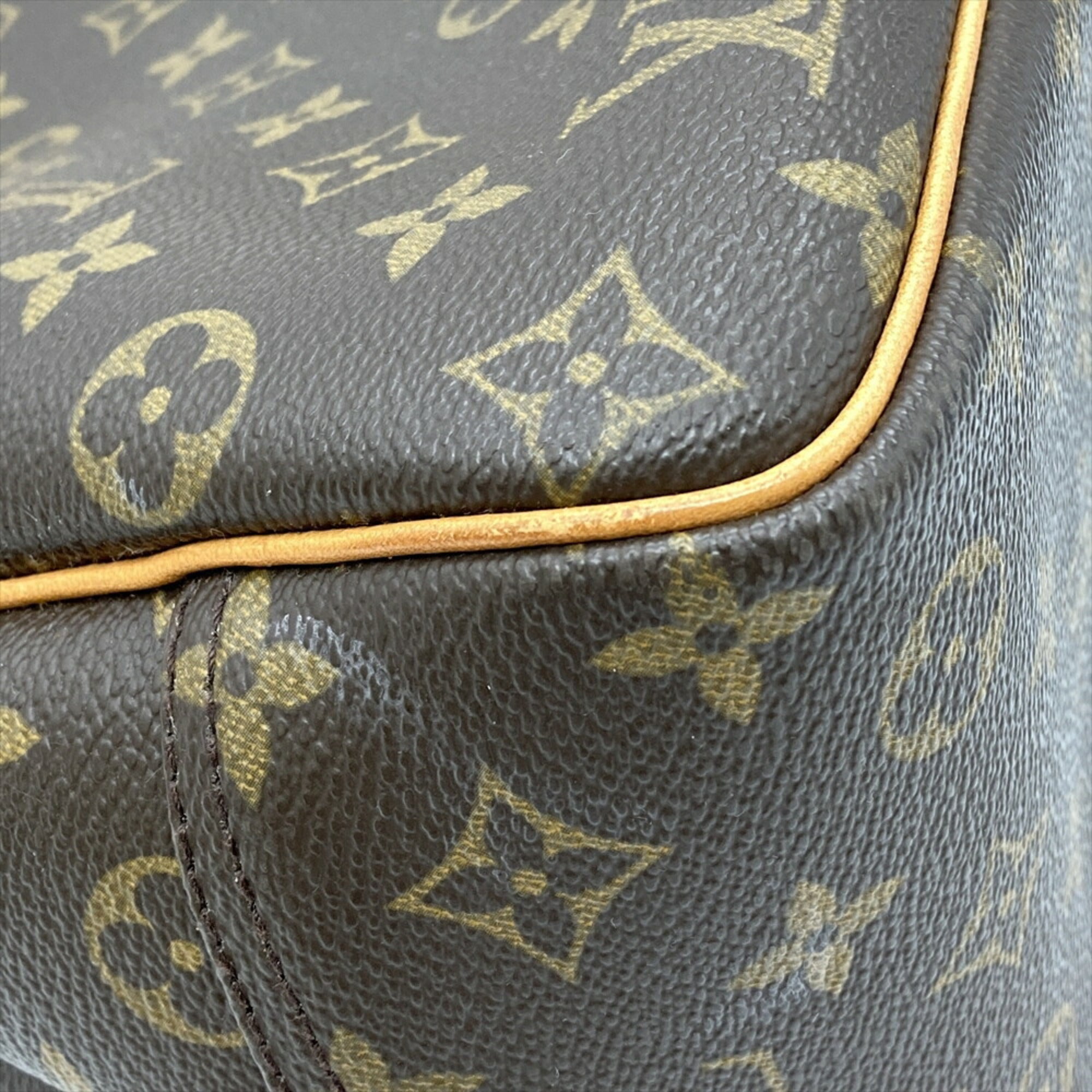 Louis Vuitton Brown Monogram Canvas Handbag (Pre-Owned)